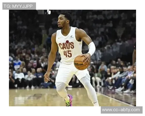 米切尔状态低迷20投仅中6末节发力独得10分难救主